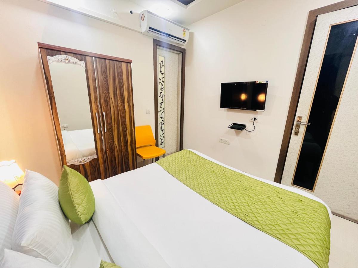 Hotel Park Pride Pitampura New Delhi, Couple Friendly Zewnętrze zdjęcie