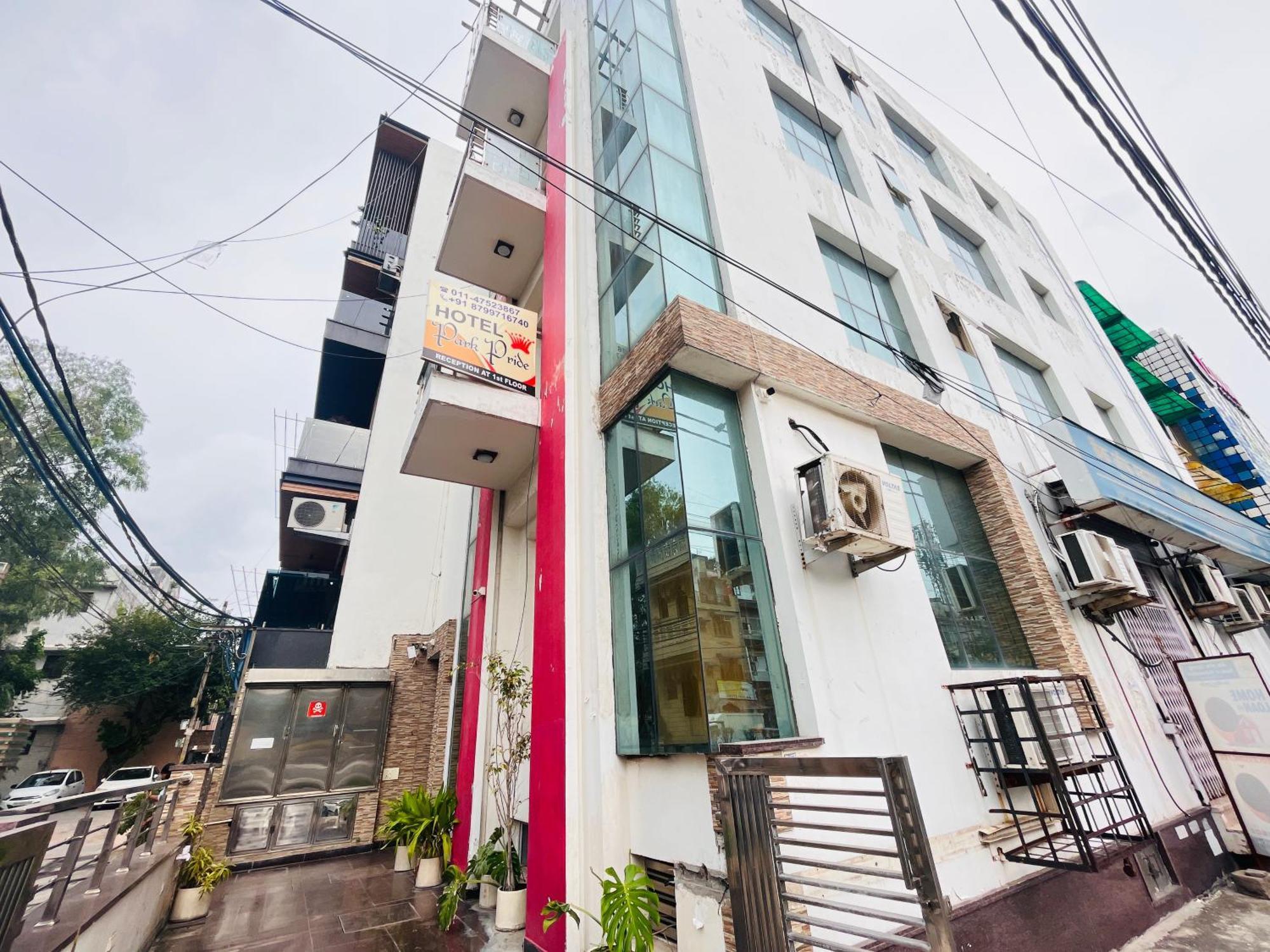 Hotel Park Pride Pitampura New Delhi, Couple Friendly Zewnętrze zdjęcie