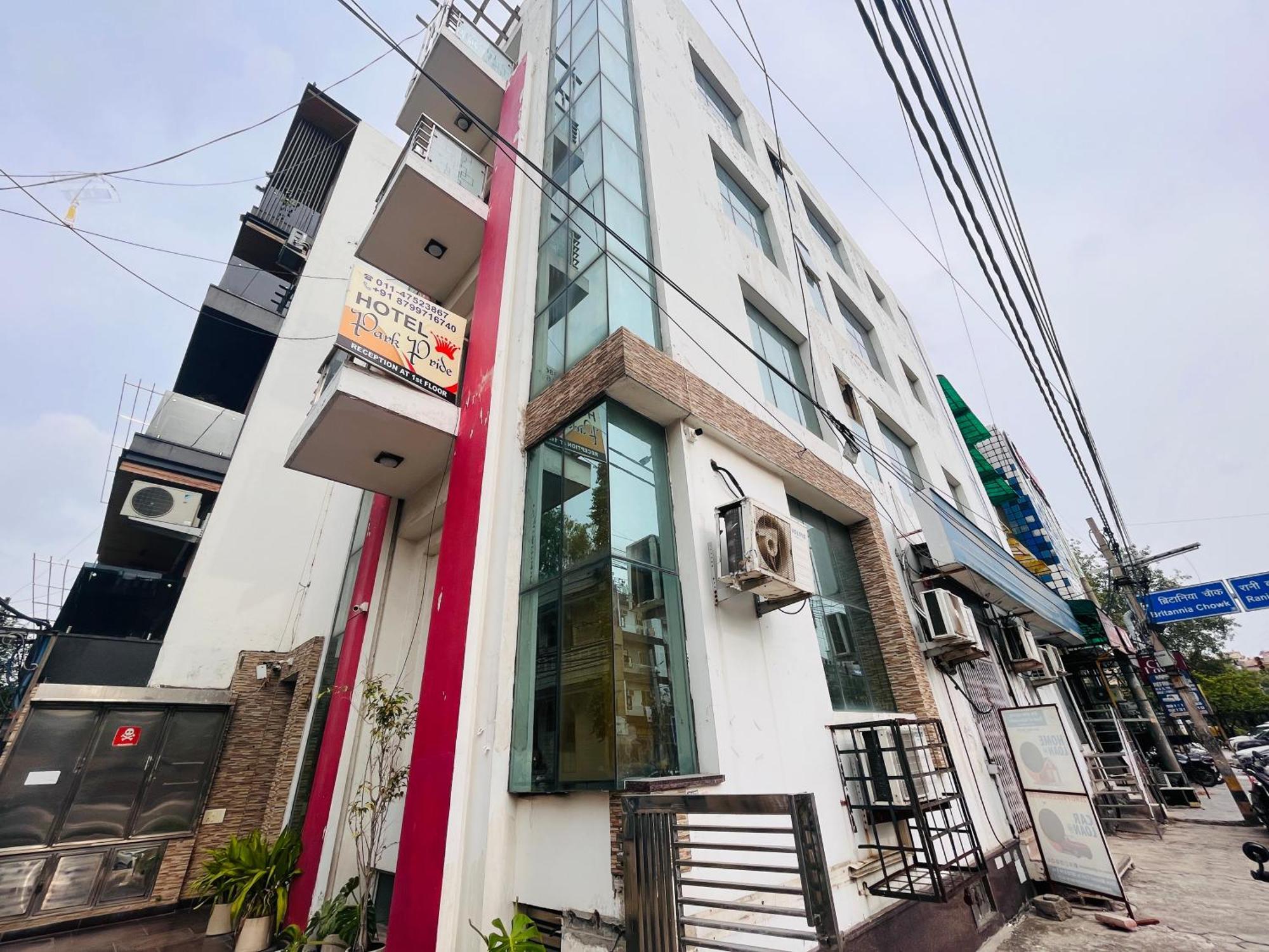 Hotel Park Pride Pitampura New Delhi, Couple Friendly Zewnętrze zdjęcie